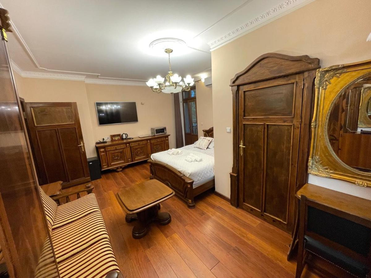 Dworek Oliwski Bed & Breakfast Gdansk Exterior photo