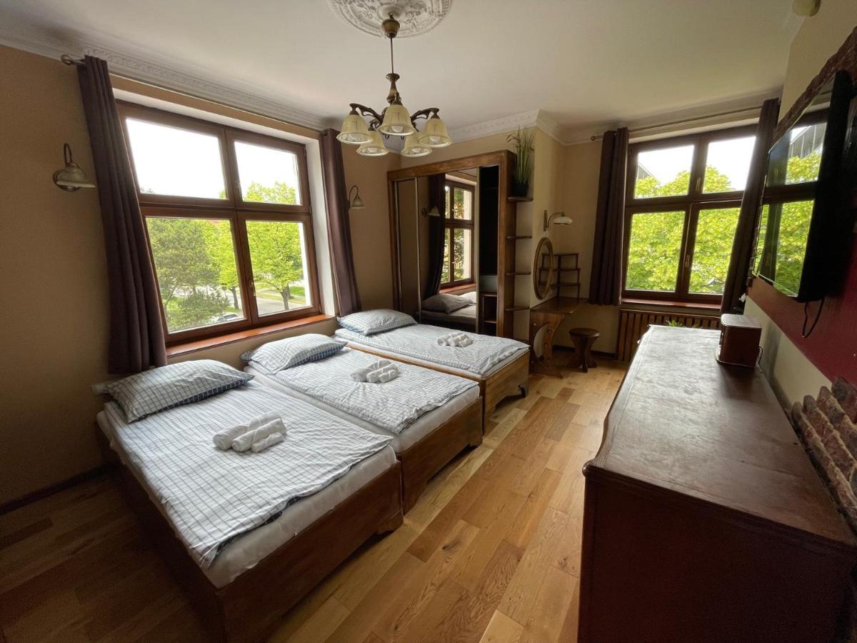 Dworek Oliwski Bed & Breakfast Gdansk Exterior photo
