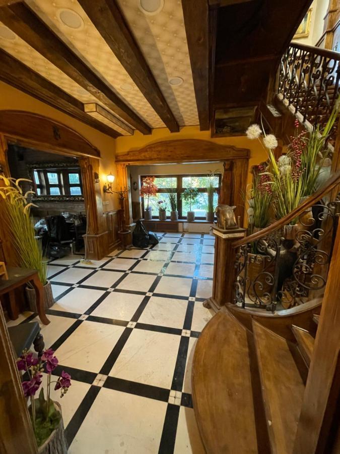 Dworek Oliwski Bed & Breakfast Gdansk Exterior photo