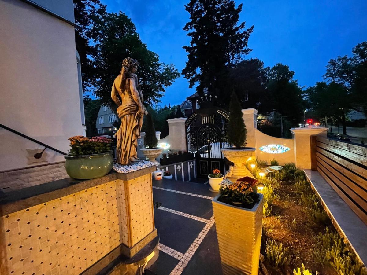 Dworek Oliwski Bed & Breakfast Gdansk Exterior photo