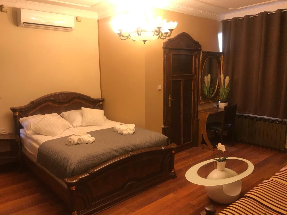 Dworek Oliwski Bed & Breakfast Gdansk Exterior photo
