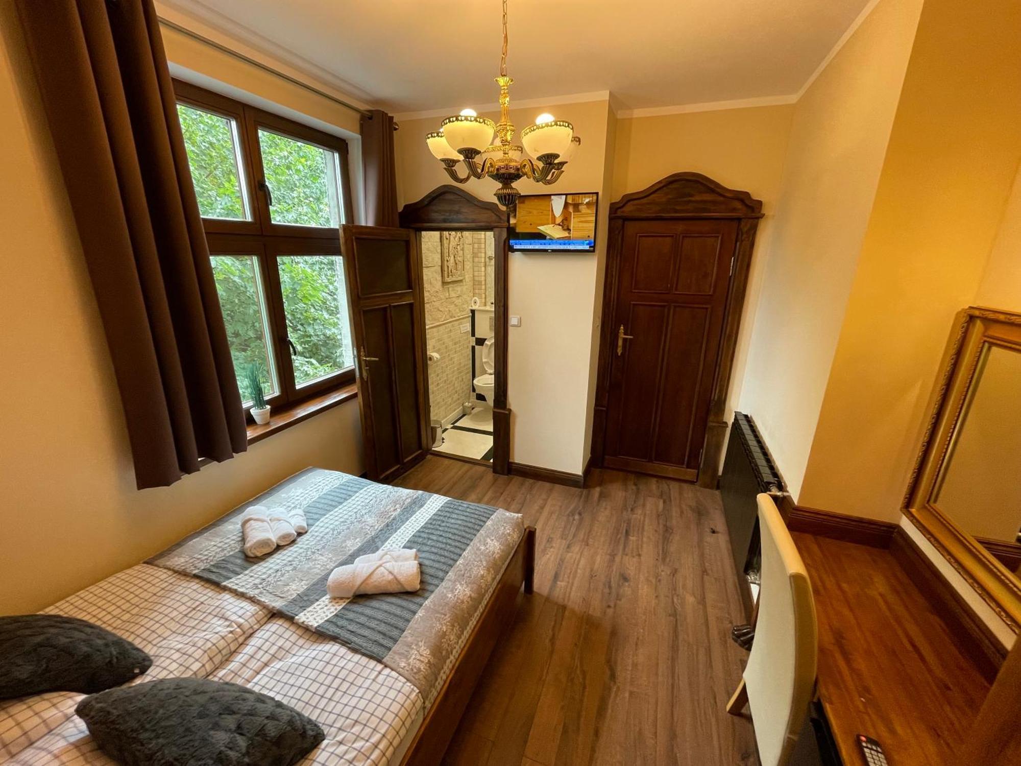 Dworek Oliwski Bed & Breakfast Gdansk Exterior photo